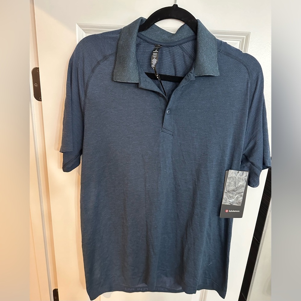 Men’s Large Lululemon Metal Vent Tech Polo 2.0 in navy NWOT